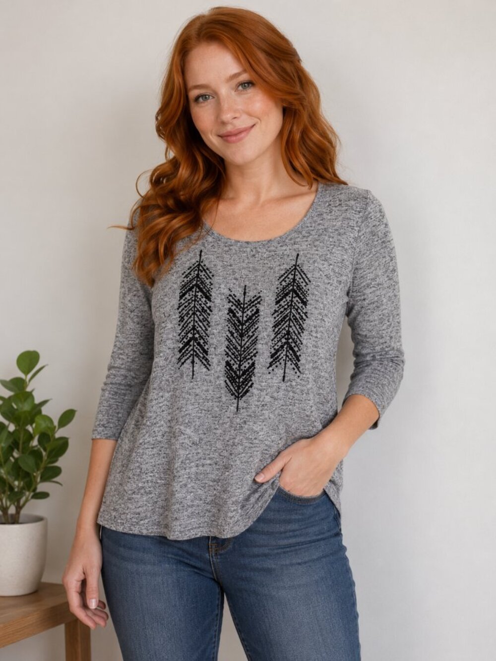 Exclusive One Gray Marled Feather Graphic Top Women's Size Small 3/4 Sleeve Knit